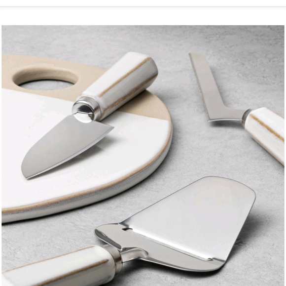 Hearth and hand with Magnolia- cheese - Picture 2 of 2